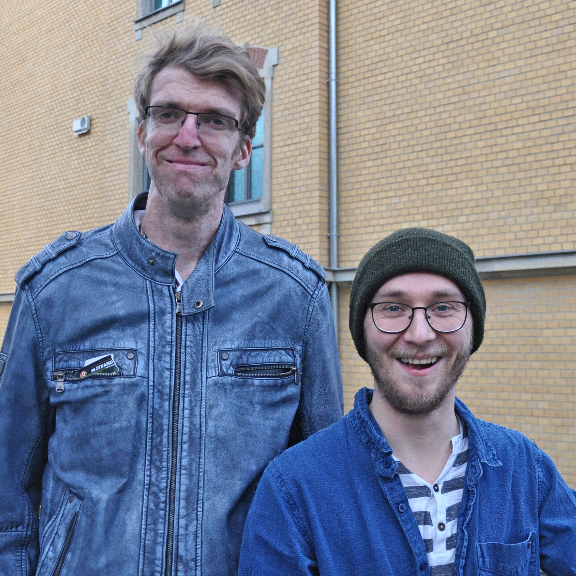 Meine Freundin und der Mitbewohner von oben Meine Freundin und der Mitbewohner von oben