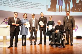 Auszeichnung von Frauen und Männern